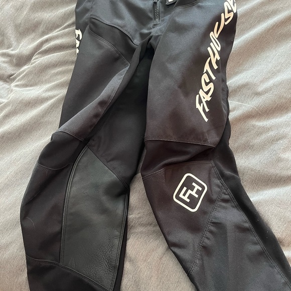 Fast House dirt bike pants youth 28 very good condition. No wear! - Picture 6 of 7